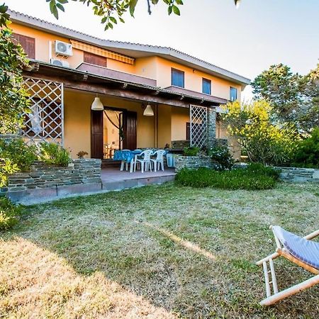 L' Elicriso, A Pochi Passi Dal Mare Con Giardino Privato - The Elicriso, A Few Meters From The Sea, With Private Garden Apartment Stintino Ngoại thất bức ảnh